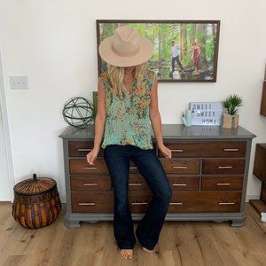 Best Society Green Floral Sleeveless Blouse